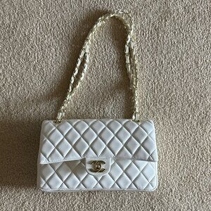 Elegant Quilted Shoulder Bag in Cream